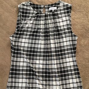 Medium Calvin Klein black and white sleeveless shirt